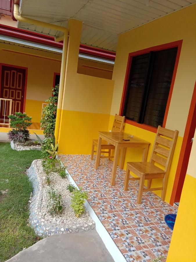 Uptown Guesthouse Siquijor Exterior foto